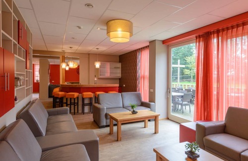 Baarlo House | 800 m² House ∙ 15 bedrooms ∙ 57 guests
