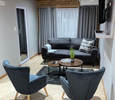 Springs House | 801 Guesthouse