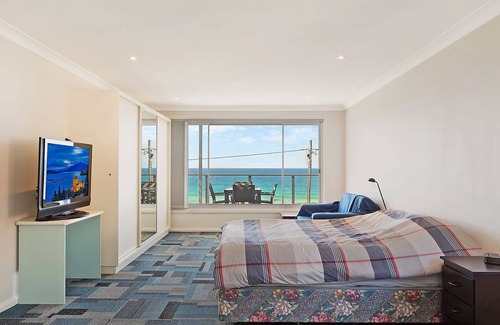 Kianga House | 81 Dalmeny Drive - Beach House