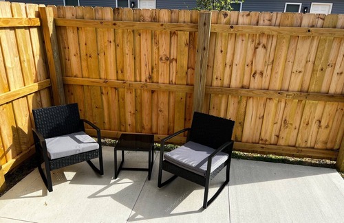 Washington Court House Apartment | 811 Gregg St. 2 Bed Apt Fully Furnished