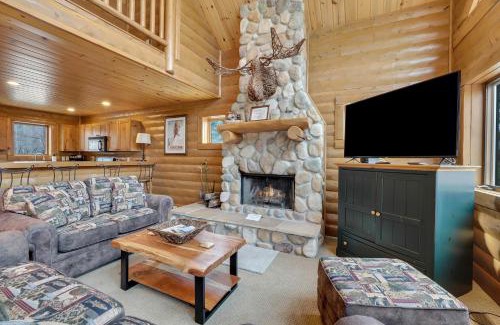 Boyne Falls House | 816 Mountain Cabin