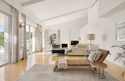 Urbanizacion Hacienda las Chapas Villa | 827 m² Villa ∙ 7 bedrooms ∙ 14 guests