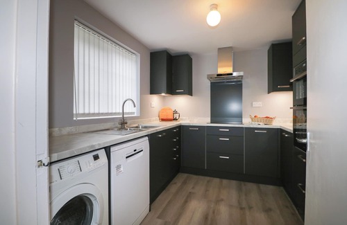 Havant House | 83 OAKLANDS ROAD, family friendly, with a garden in Havant