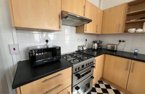 Brunswick Park Apartment | 84 m² Apartment ∙ 4 bedrooms ∙ 10 guests