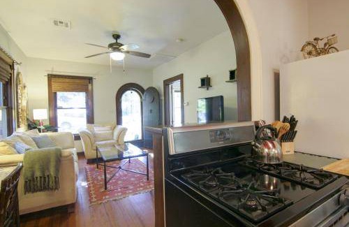 Hancock House | 84 m² House ∙ 2 bedrooms ∙ 6 guests