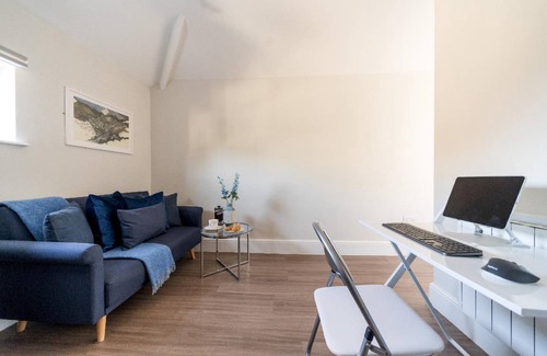 Adamsdown Apartment | 85 m² Apartment ∙ 1 bedroom ∙ 2 guests