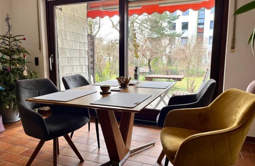 Alt-Moosach Apartment | 85 m² Apartment ∙ 2 bedrooms ∙ 3 guests
