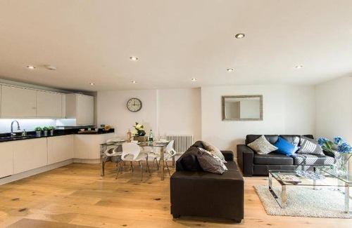 Finchley Church End Apartment | 85 m² Apartment ∙ 2 bedrooms ∙ 6 guests
