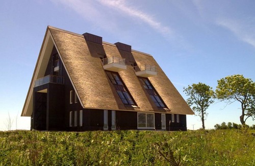 Wierum House | 850 m² House ∙ 1 bedroom ∙ 22 guests