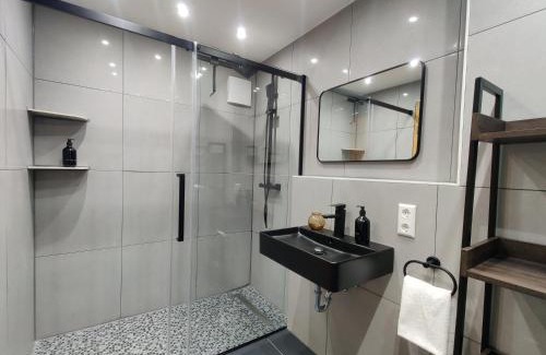 Grossheppach Apartment | 85qm, 4 bedroom, parking, King-Bed, Wifi, Netflix