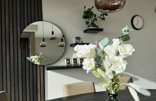 Hoograven Apartment | 86 m² Apartment ∙ 2 bedrooms ∙ 3 guests