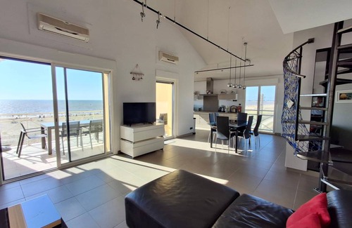Port District Apartment | 89 m² Apartment ∙ 2 bedrooms ∙ 6 guests