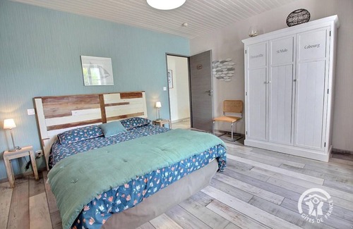 Plouasne House | 89 m² Gîte ∙ 4 bedrooms ∙ 8 guests