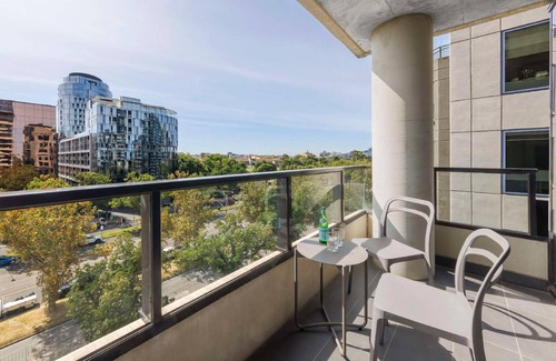 Melbourne Hotel | 89 m² Hotel ∙ 2 bedrooms ∙ 127 guests