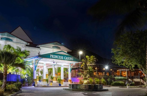Cole Bay Hotel | 89 m² Hotel ∙ 2 bedrooms ∙ 11 guests