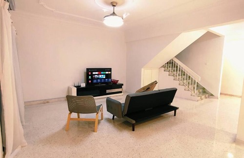 Kulai Villa | 89 Taman Kota Kulai 4Room 12pax near Aeon Kulai
