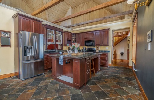 New Tecumseth House | ✦9 Bedrooms ✦8,400 sqft Farm House ✦28 Acres ✦1 Hr from Toronto