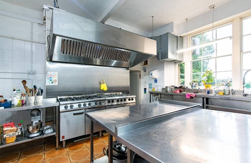 Seend House | 9 Bedrooms Grand Manor House Near Bath: Sleeps 26