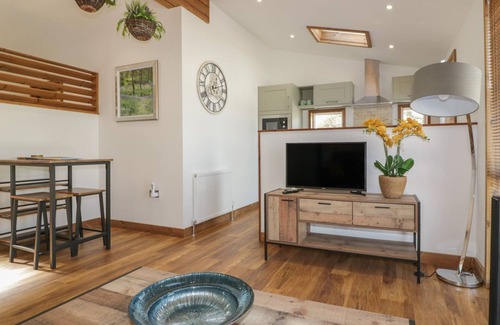 Dobwalls Cottage | 9 MEADOW RETREAT, family friendly, luxury holiday cottage in Dobwalls