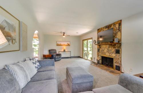 Frederick House | 9 Mi to Downtown Rushville Cozy Getaway with Grill