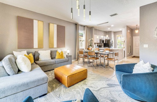 Regal Palms House | 9 Mi to WDW: Townhouse w/Balcony in Davenport!