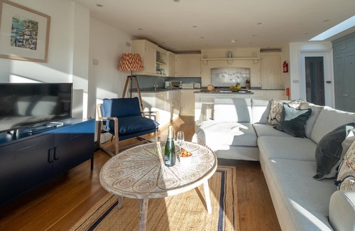 Thorpeness Cottage | 9 Uplands - sleeps 7 guests in 4 bedrooms
