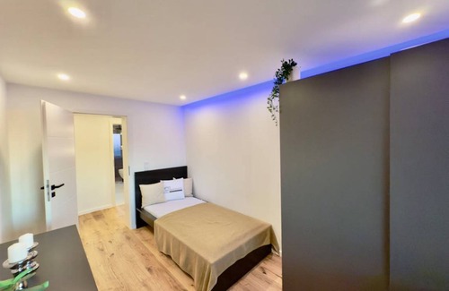 Hasenbergl-Lerchenau Ost Resort | 90 m² Private room ∙ 1 bedroom ∙ 1 guest