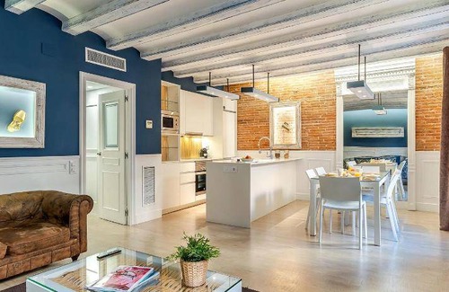 Gothic Quarter Apartment | 90 m² Apartment ∙ 3 bedrooms ∙ 8 guests