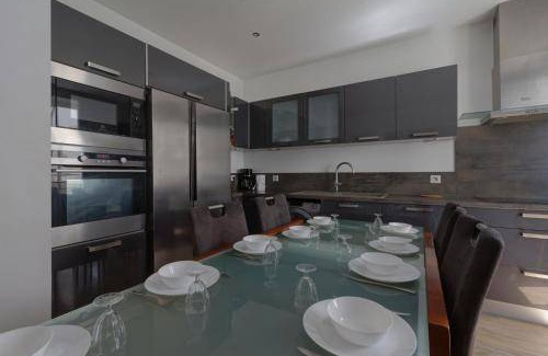 Gambetta Apartment | 90 m² Apartment ∙ 4 bedrooms ∙ 9 guests