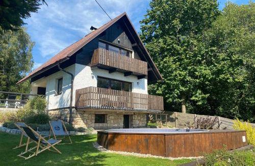 Novy Hradek Apartment | 90 m² Apartment ∙ 3 bedrooms ∙ 9 guests