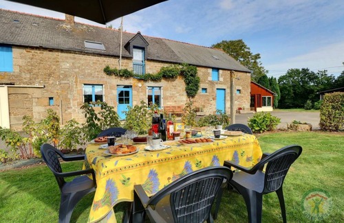 Saint-Marc-le-Blanc House | 90 m² Gîte ∙ 3 bedrooms ∙ 6 guests