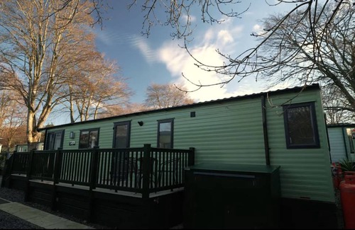 Bowness-on-Windermere Cabin | 90 m² Lodge ∙ 3 bedrooms ∙ 8 guests