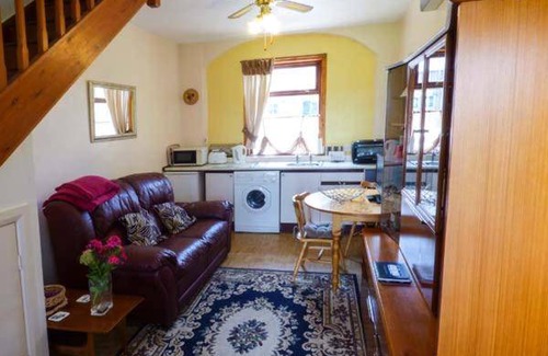 Holmrook House | 90 m² House ∙ 1 bedroom ∙ 2 guests