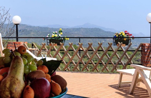 Piedimonte Etneo House | 90 m² House ∙ 1 bedroom ∙ 4 guests