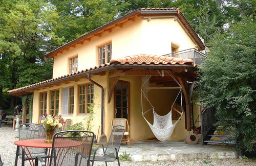 Dietikon District House | 90 m² House ∙ 1 bedroom ∙ 2 guests