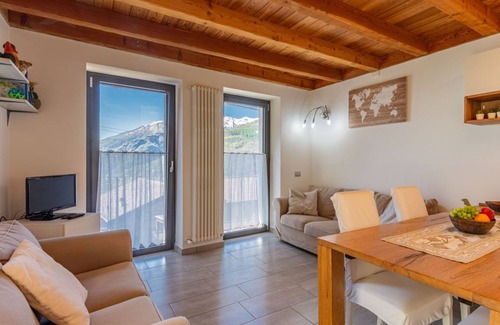 Peglio House | 90 m² House ∙ 2 bedrooms ∙ 4 guests