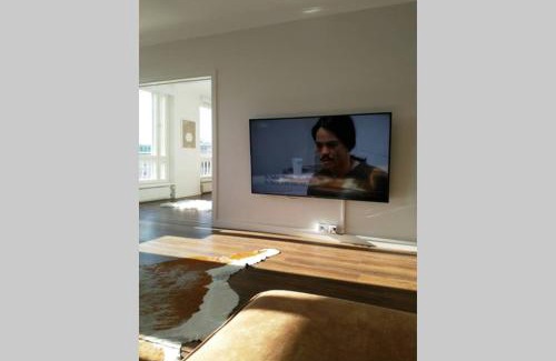Pori Apartment | 90m2 on pedestrian street on Top Floor, penthouse suite, great view! Incl linen and all