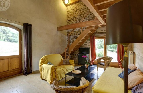 Saint-Romain-d'Urfe Cottage | 92 m² Cabin ∙ 3 bedrooms ∙ 7 guests
