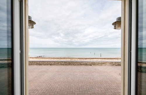 Saint-Regnobert-de-la-Cote-de-Nacre Apartment | 95 m² Apartment ∙ 3 bedrooms ∙ 6 guests