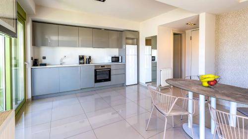 Metaxourgio Apartment | 95 m² Apartment ∙ 3 bedrooms ∙ 13 guests