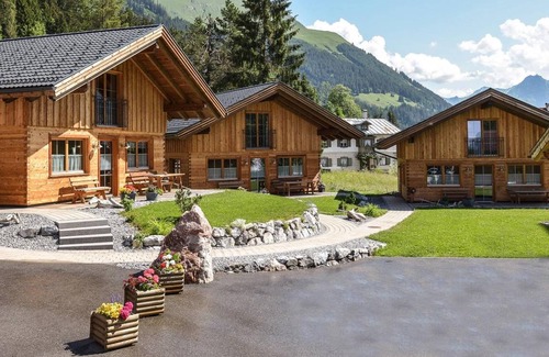 Elbigenalp Cabin | 95 m² Cabin ∙ 3 bedrooms ∙ 6 guests