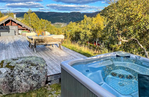 Ljosland House | 95 m² House ∙ 3 bedrooms ∙ 10 guests