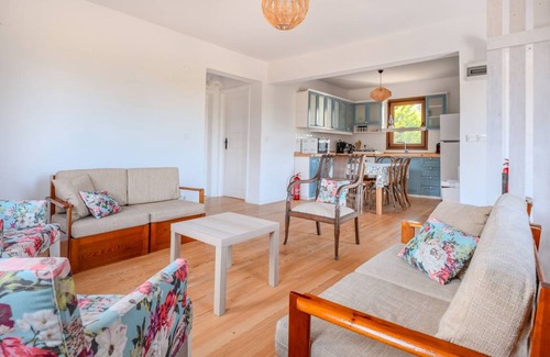Bozcaada House | 95 m² House ∙ 3 bedrooms ∙ 6 guests