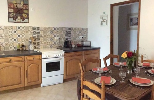 Chalais House | 95 m² House ∙ 3 bedrooms ∙ 6 guests