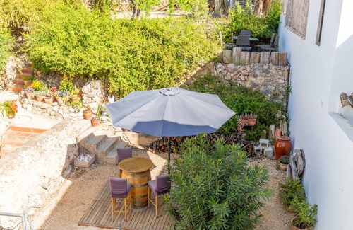 Xirles House | 95 m² House ∙ 3 bedrooms ∙ 6 guests