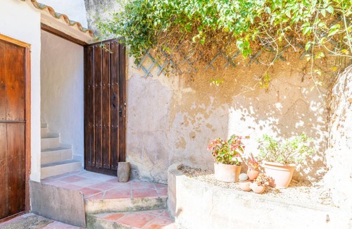 Xirles House | 95 m² House ∙ 3 bedrooms ∙ 6 guests