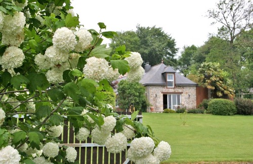 Saint-Caradec House | 96 m² Gîte ∙ 3 bedrooms ∙ 6 guests