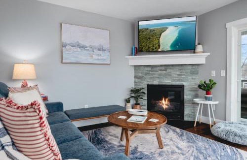Traverse City House | 962 Townhouse 3BR Near Downtown Beaches and Wineries