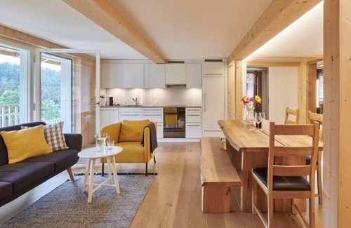 Heiligkreuz House | 97 m² House ∙ 2 bedrooms ∙ 6 guests