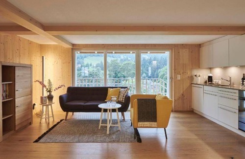 Heiligkreuz House | 97 m² House ∙ 2 bedrooms ∙ 6 guests
